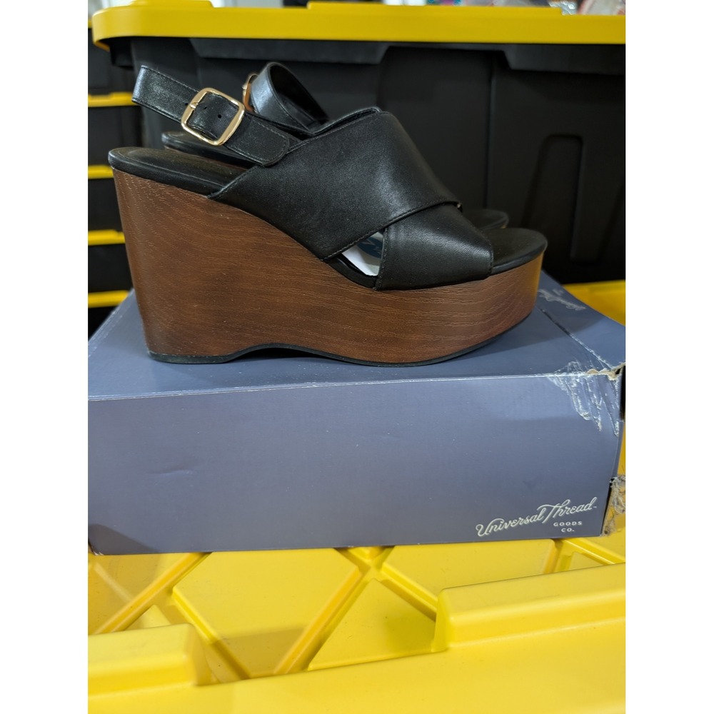 NEW Universal Thread Naomi Black Wedge Sandals Platform Memory Foam Size 7.5